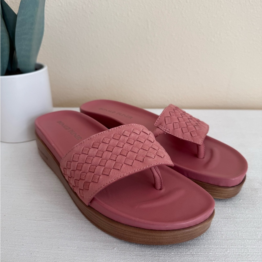 New Donald Pliner Mauve Pink Woven Leather Slide Sandals